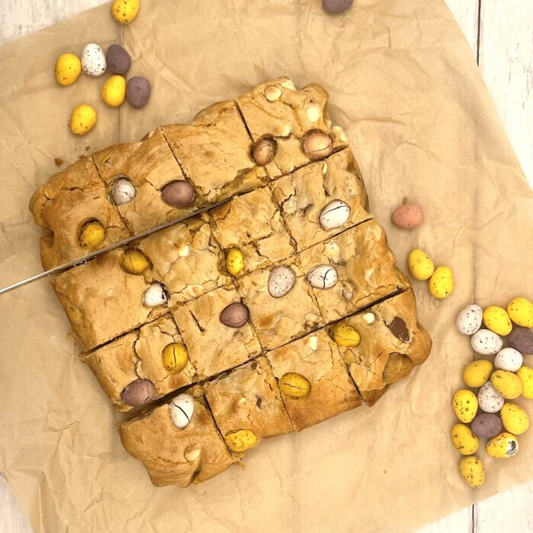 mini egg cookie bars